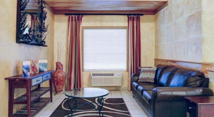 Quality Inn & Suites Airport Остин Экстерьер фото