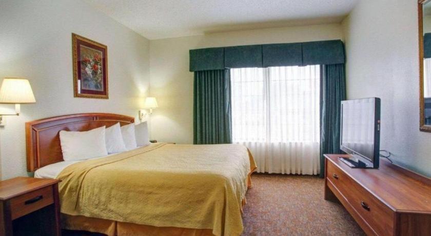 Quality Inn & Suites Airport Остин Экстерьер фото