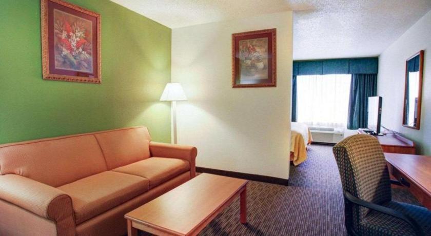 Quality Inn & Suites Airport Остин Экстерьер фото