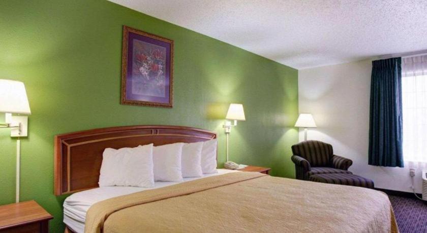 Quality Inn & Suites Airport Остин Экстерьер фото