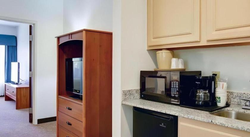 Quality Inn & Suites Airport Остин Экстерьер фото